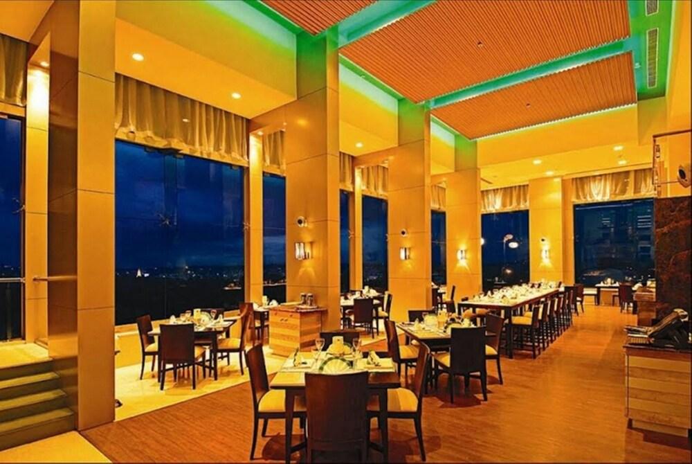 فندق رويال أوركيد سنترال، بنغالور المظهر الخارجي الصورة