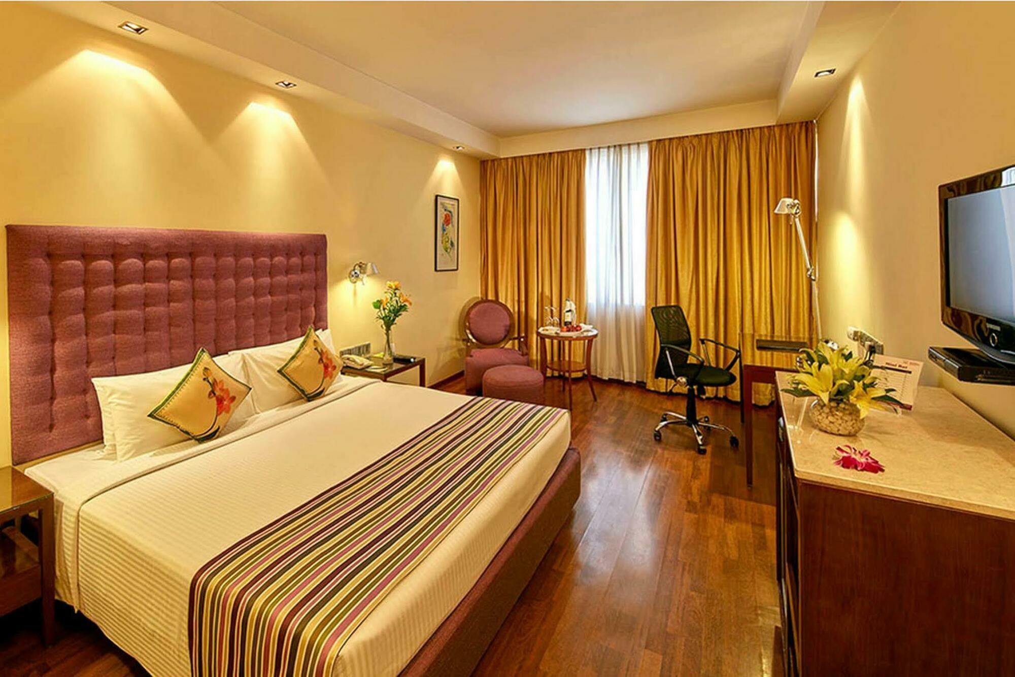 فندق رويال أوركيد سنترال، بنغالور المظهر الخارجي الصورة